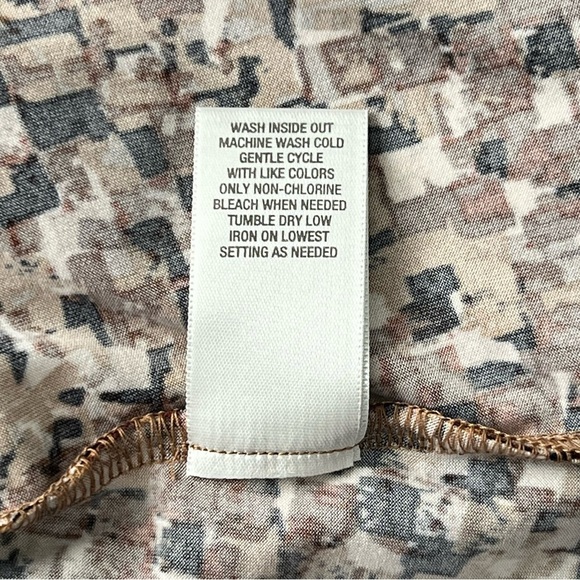 Brown Tan Wrap Top Size XL Abstract Artsy 3/4 Sleeve Dressbarn Blouse V-Neck LNC - Picture 10 of 12